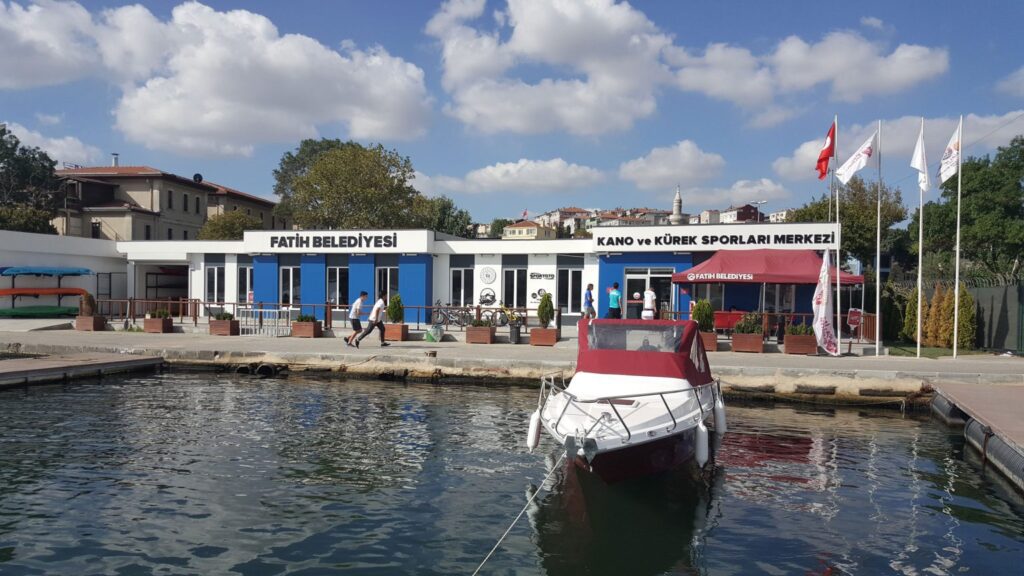 Fatih Belediyesi Kano ve Kürek Sporları Merkezi