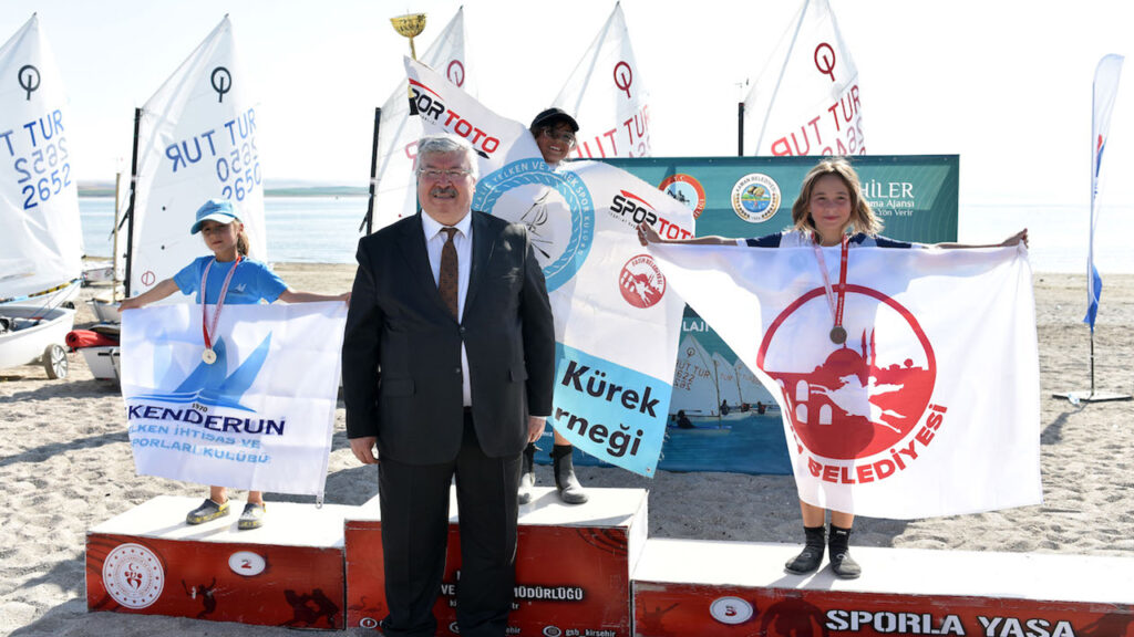 Hirfanlı Baraj Gölü Optimist Yarışları Junior Kızlar Kategorisi